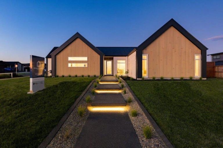 Photo of property in 2 Iwi Road, Baverstock, Hamilton, 3200