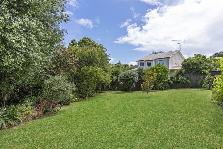 Photo of property in 15 Pinewood Grove, Botany Downs, Auckland, 2010