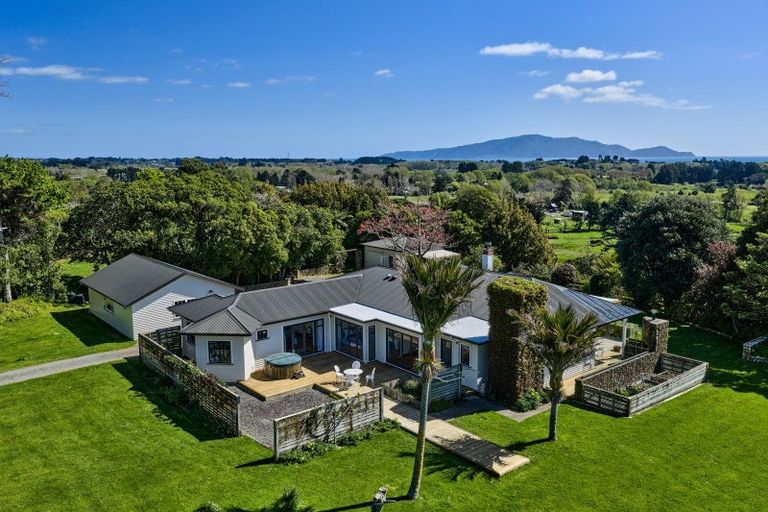 Photo of property in 3 Hadfield Road, Peka Peka, Waikanae, 5391