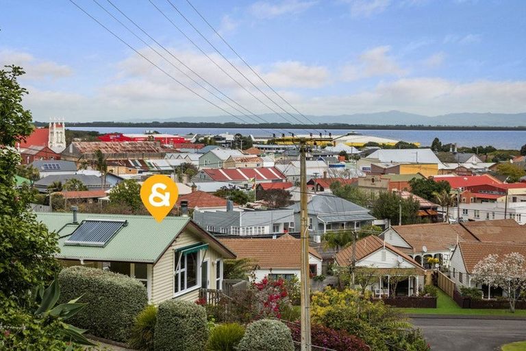 Photo of property in 100 Broad Street, Thames, 3500