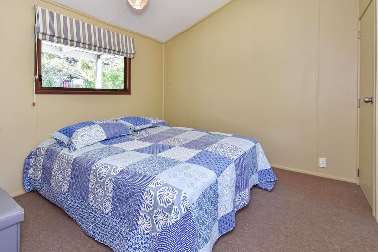 Photo of property in 4 Mission Road, Port Waikato, Tuakau, 2695