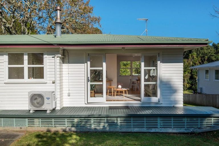 Photo of property in 132 Lancaster Road, Beach Haven, Auckland, 0626