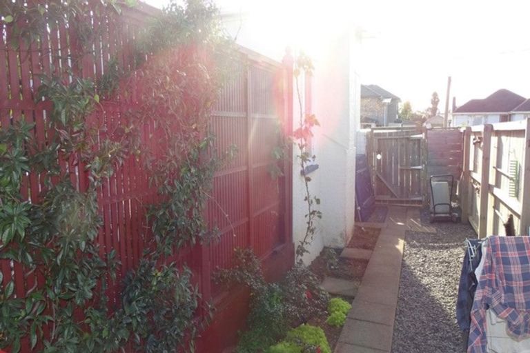 Photo of property in 11 Seddon Avenue, Papatoetoe, Auckland, 2104