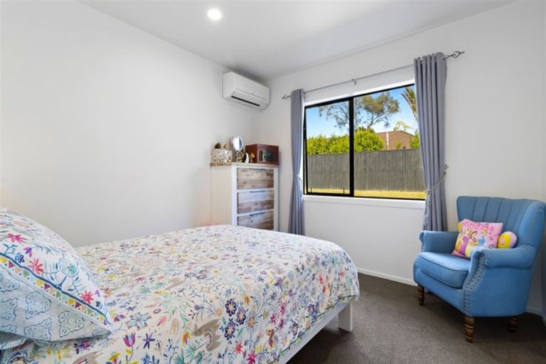 Photo of property in 20 Station Road, Huapai, Kumeu, 0810