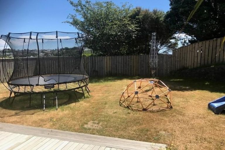 Photo of property in 6 Gaff Place, Whitby, Porirua, 5024