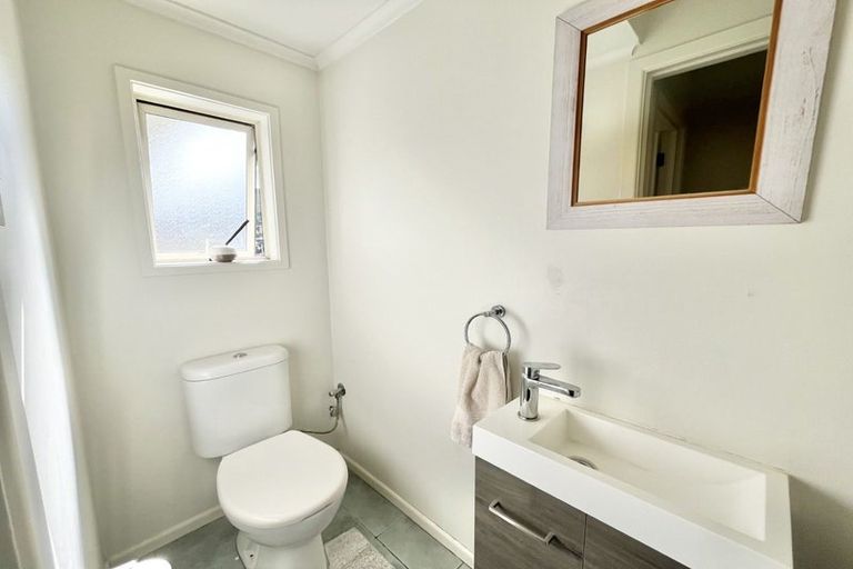 Photo of property in 10 Green Road, Panmure, Auckland, 1072