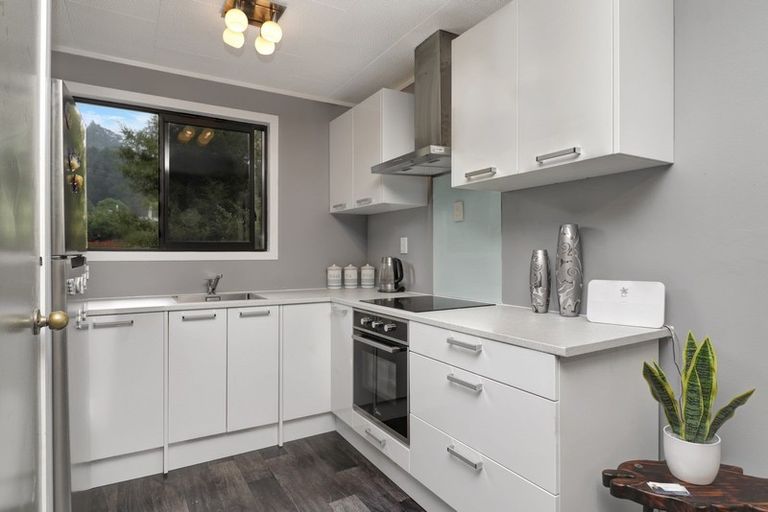 Photo of property in 19 Oxford Road, Lake Rotoma, Rotorua, 3074