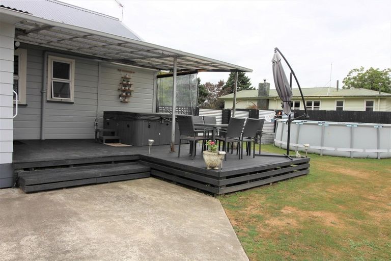 Photo of property in 13 Windsor Street, Dannevirke, 4930