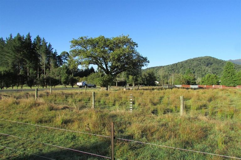 Photo of property in 50 Clifford Street, Blackball, 7804