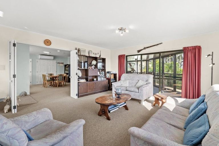 Photo of property in 209 Kaipara Road, Papakura, 2582