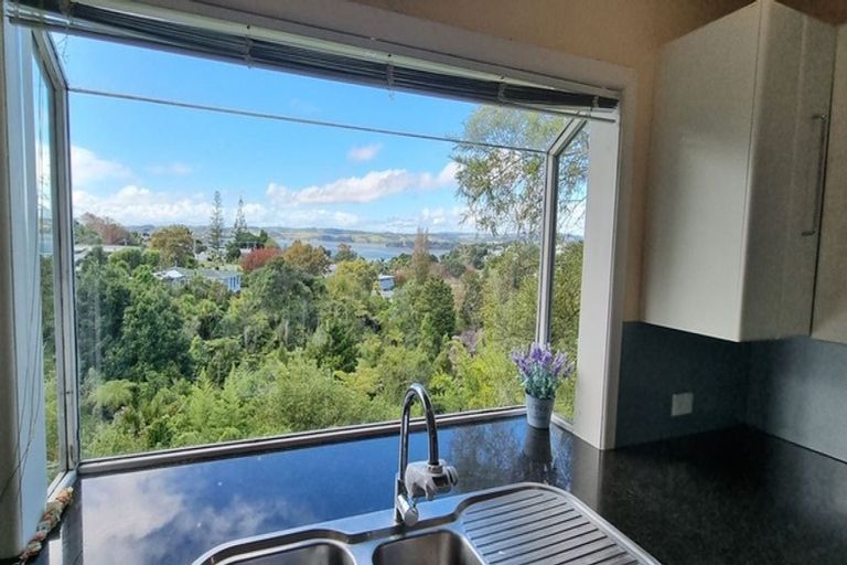 Photo of property in 11 Fenton Terrace, Cockle Bay, Auckland, 2014