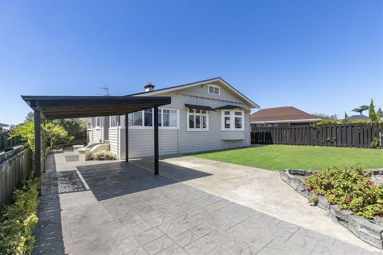 Photo of property in 2/12 Paton Avenue, Papatoetoe, Auckland, 2025