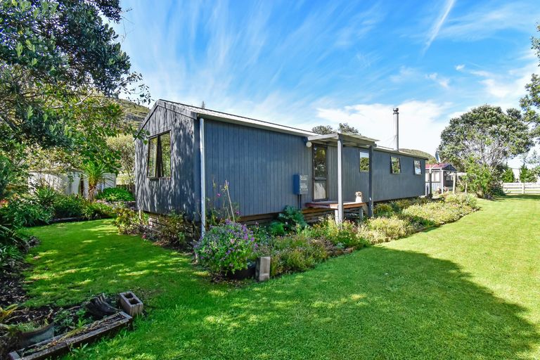 Photo of property in 4 Mission Road, Port Waikato, Tuakau, 2695