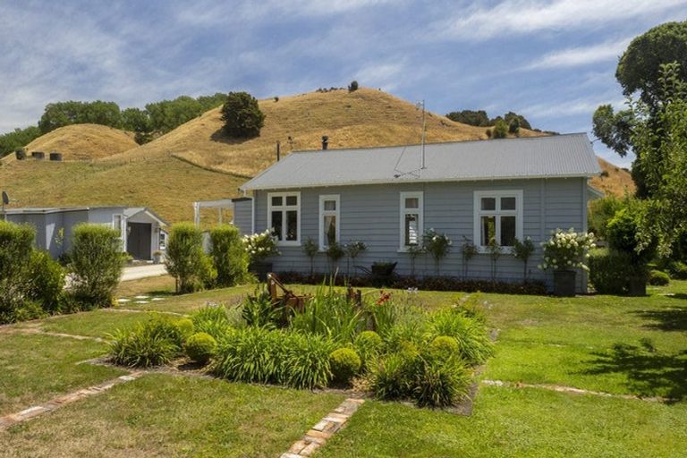 Photo of property in 973 Mstn-castlepoint Road, Tauweru, Masterton, 5889