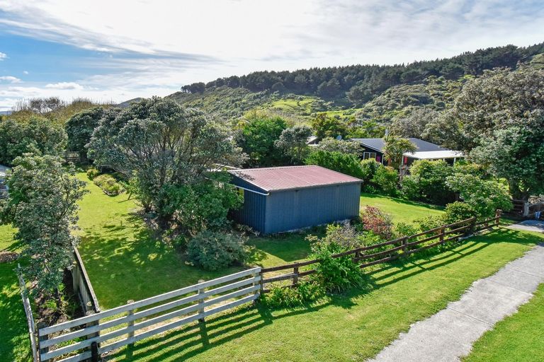 Photo of property in 4 Mission Road, Port Waikato, Tuakau, 2695