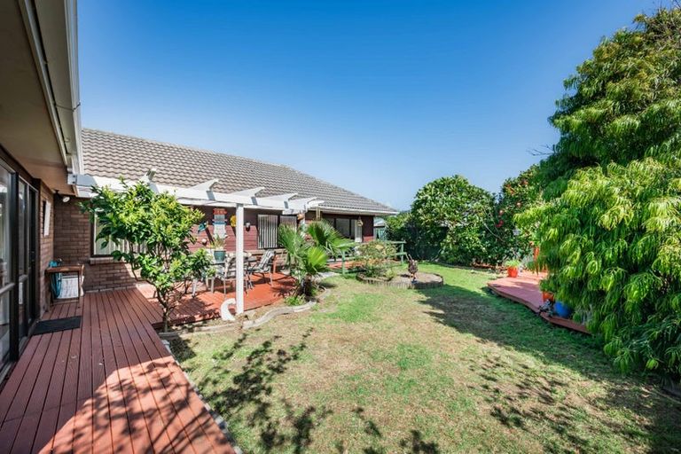 Photo of property in 12 Tobys Way, Waikanae Beach, Waikanae, 5036