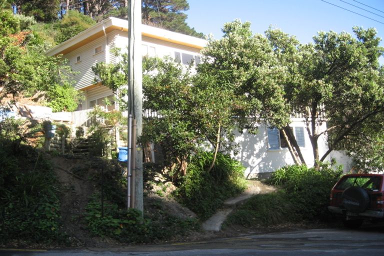 Photo of property in 42 Rona Street, Eastbourne, Lower Hutt, 5013