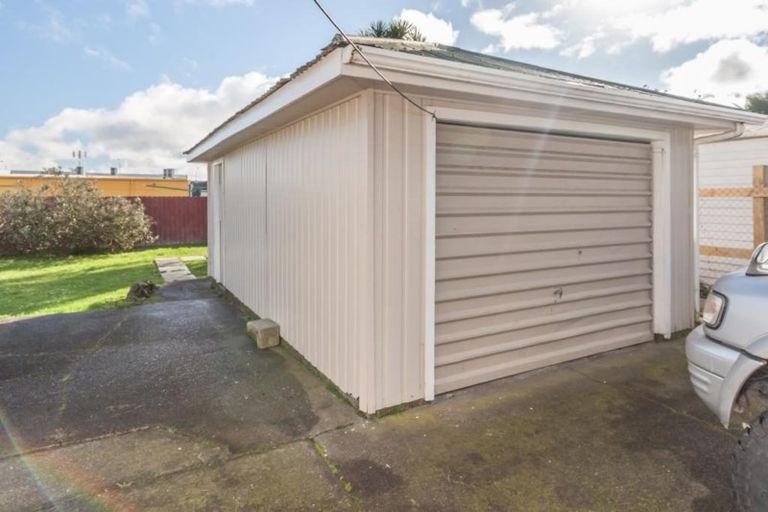 Photo of property in 155 Cambridge Street, Levin, 5510