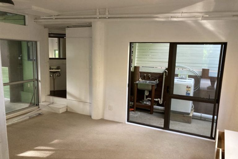 Photo of property in 89 Glenesk Road, Piha, New Lynn, 0772