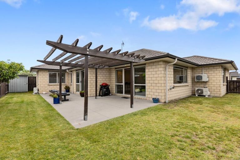 Photo of property in 14 Ponga Place, Papamoa Beach, Papamoa, 3118