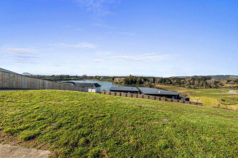 Photo of property in 16 Oyster Place, Omokoroa, 3114