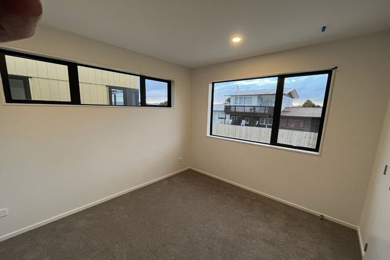 Photo of property in 10/241 Don Buck Road, Massey, Auckland, 0614