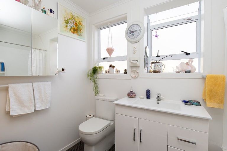 Photo of property in 22 Kaihere Road, Ngatea, 3503