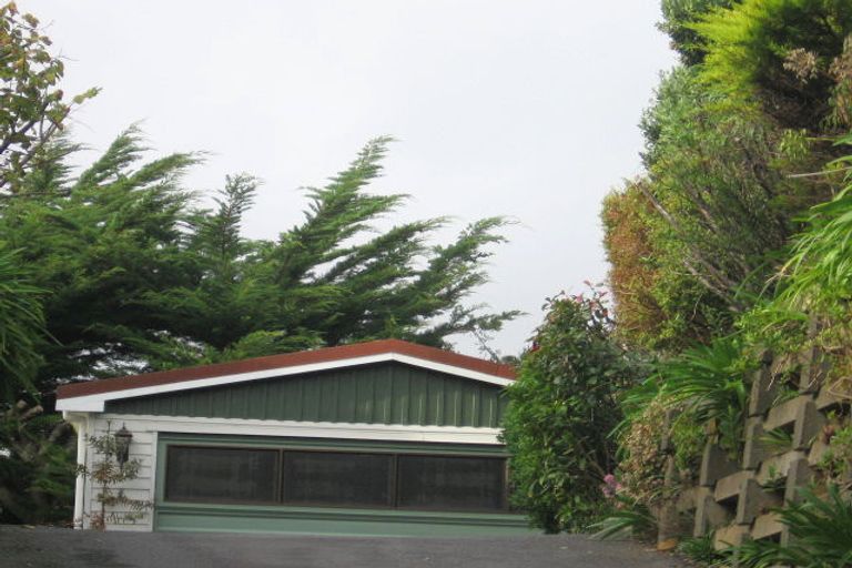 Photo of property in 72 Saint Johns Terrace, Tawa, Wellington, 5028