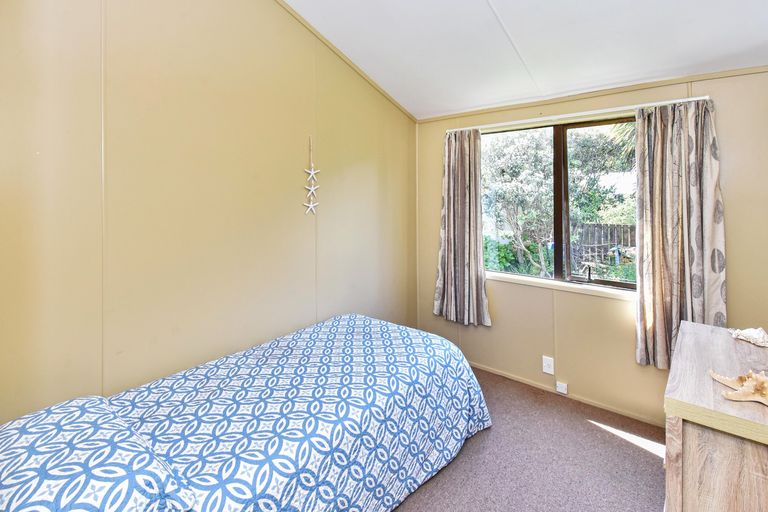 Photo of property in 4 Mission Road, Port Waikato, Tuakau, 2695