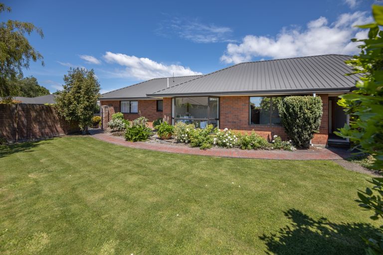 Photo of property in 61 Lowry Avenue, Redwood, Christchurch, 8051