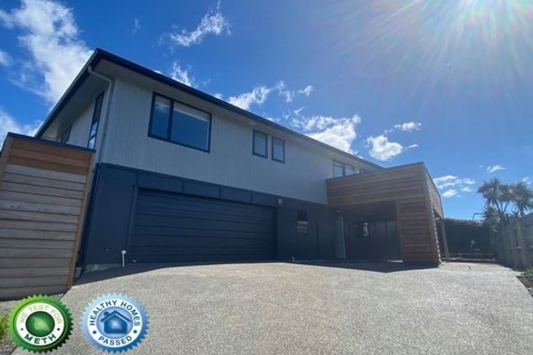 Photo of property in 115 Queens Road, Waikanae Beach, Waikanae, 5036