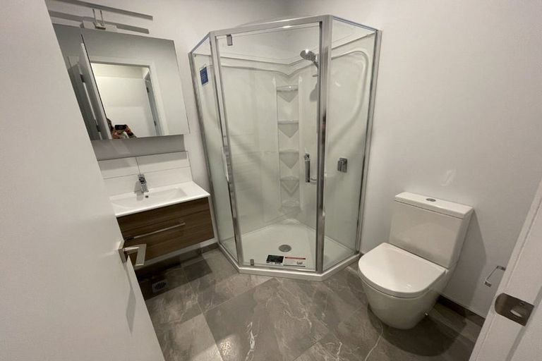 Photo of property in 16 Koreke Close, Kenepuru, Porirua, 5022