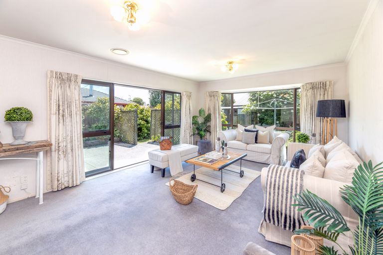 Photo of property in 61 Lowry Avenue, Redwood, Christchurch, 8051