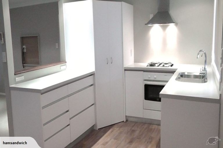 Photo of property in 12 Tasman Street, Vogeltown, New Plymouth, 4310