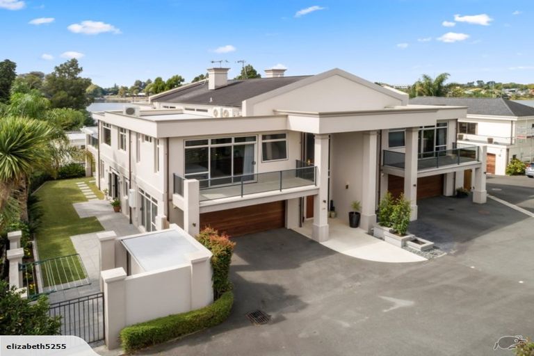 Photo of property in 138 Lake Crescent, Hamilton Lake, Hamilton, 3204