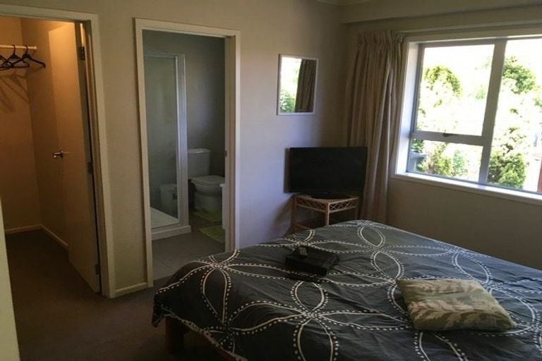 Photo of property in 14 Frye Crescent, Albert Town, Wanaka, 9305