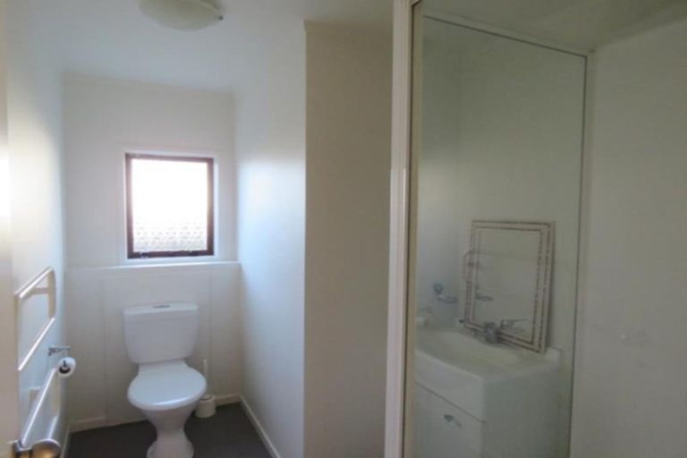 Photo of property in 19 Kellyville Heights, Merrilands, New Plymouth, 4312