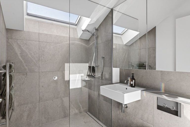 Photo of property in 1/61 Eely Point Road, Wanaka, 9305