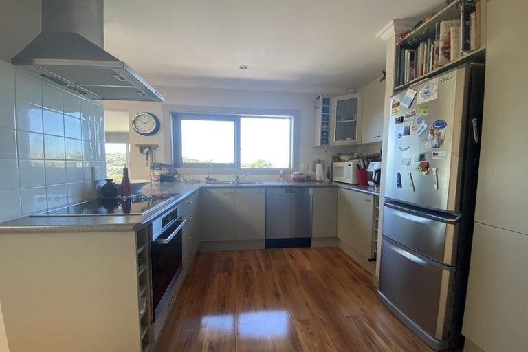Photo of property in 10 Robin Lane, Browns Bay, Auckland, 0630