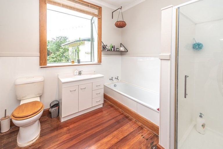 Photo of property in 6 Taranaki Street, Saint Johns Hill, Whanganui, 4501