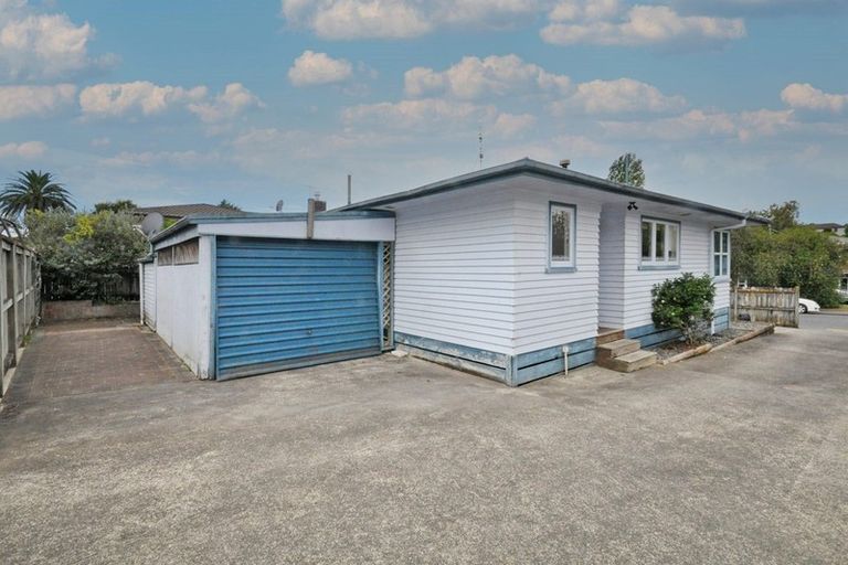 Photo of property in 3 Wood Avenue, Howick, Auckland, 2014