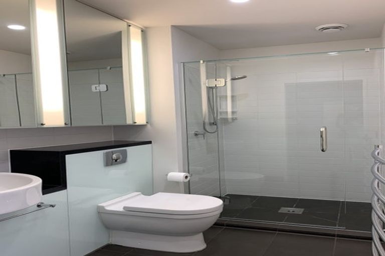 Photo of property in Summit Apartments, 28/184 Molesworth Street, Thorndon, Wellington, 6011