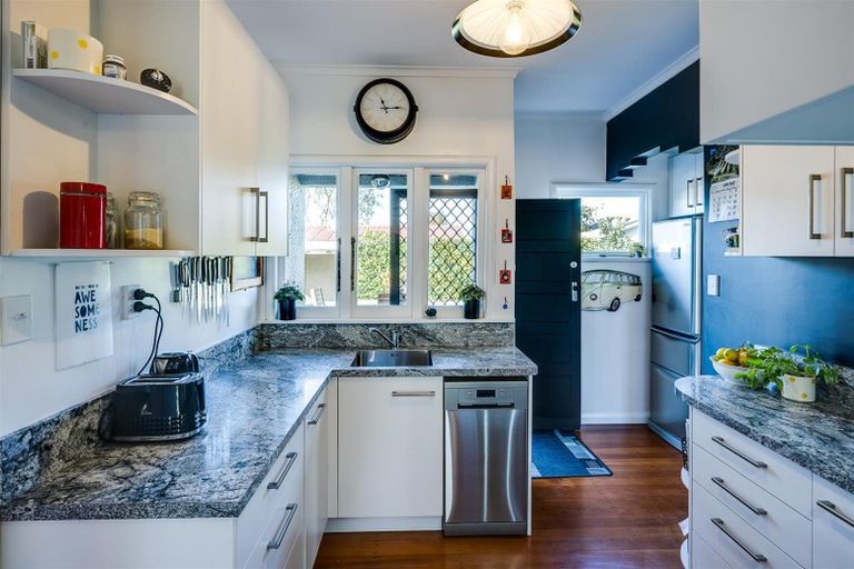 Photo of property in 4 Higgins Street, Marewa, Napier, 4110