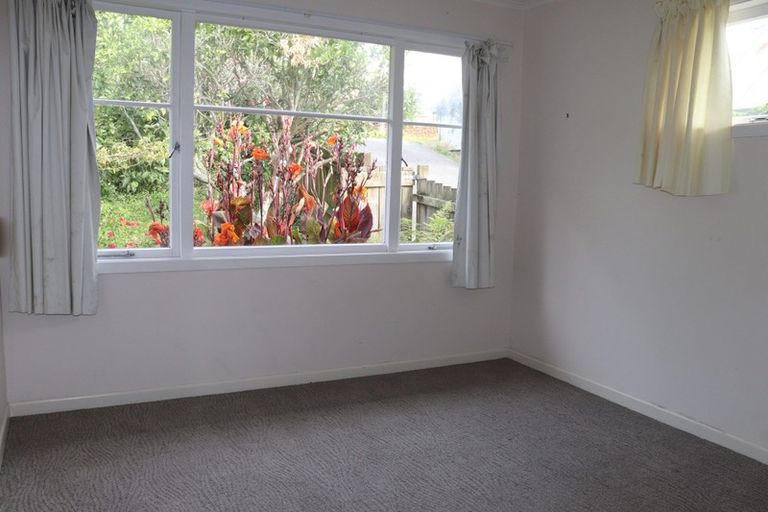 Photo of property in 545 Glenfield Road, Glenfield, Auckland, 0629