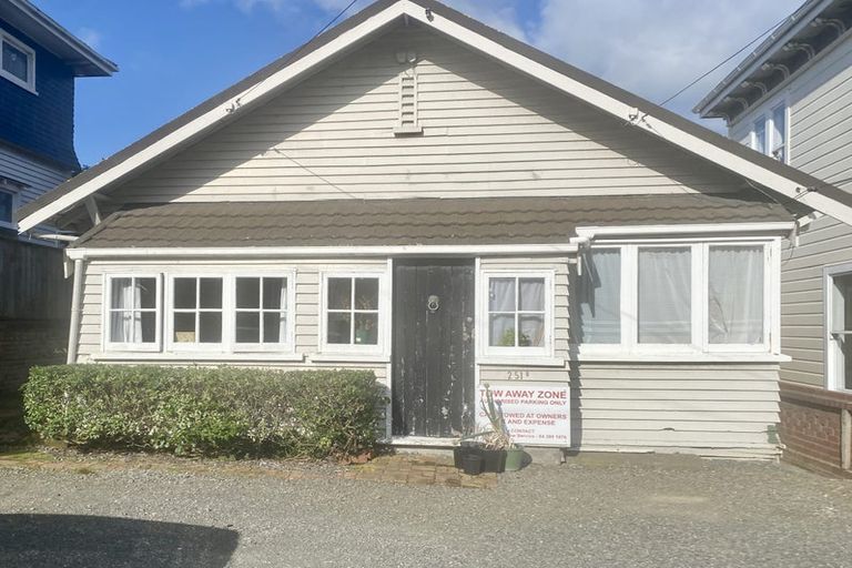 Photo of property in 251 The Terrace, Te Aro, Wellington, 6011