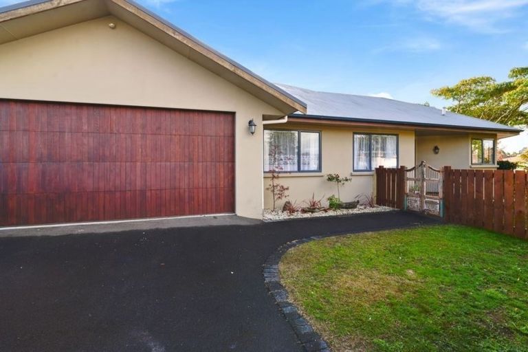 Photo of property in 1 Hoyte Place, Pukehangi, Rotorua, 3015