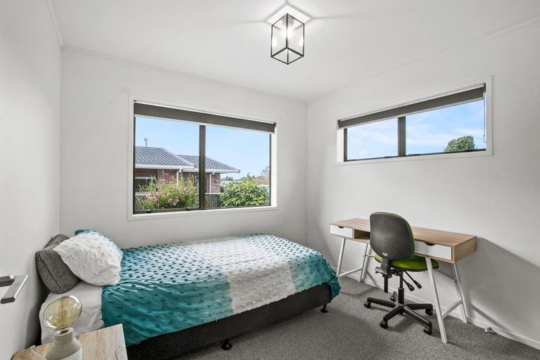 Photo of property in 62 Heta Road, Highlands Park, New Plymouth, 4312