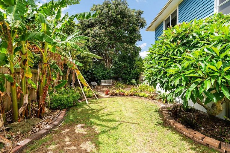 Photo of property in 12 Ringer Avenue, Matapouri, Whangarei, 0173