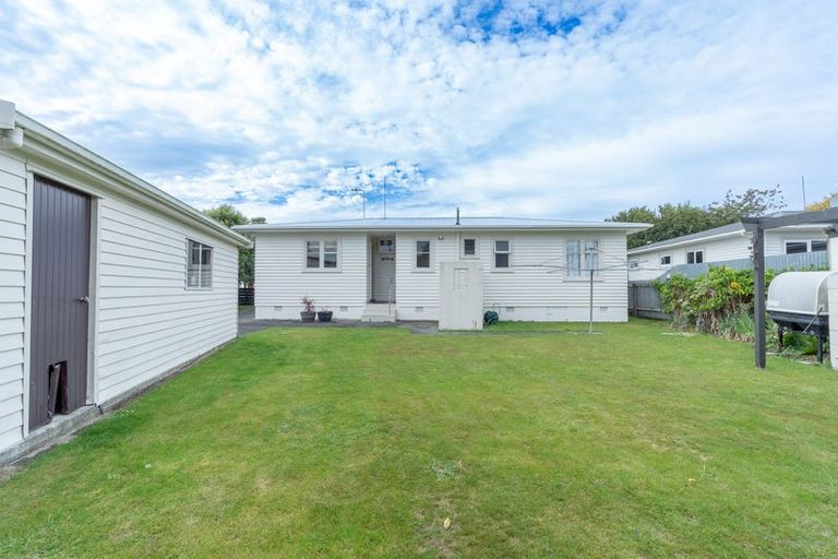 Photo of property in 28 Waterloo Crescent, Hokowhitu, Palmerston North, 4410