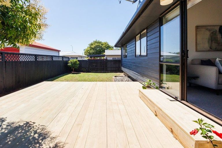 Photo of property in 2/685 Pioneer Highway, Highbury, Palmerston North, 4412